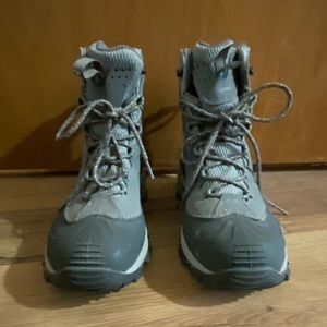 Women’s Columbia snow boots